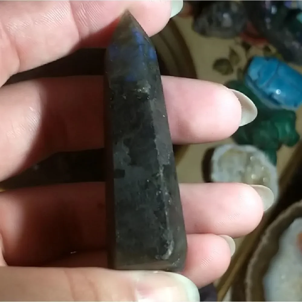 2.5" Labradorite Tower - Picture 5 of 6